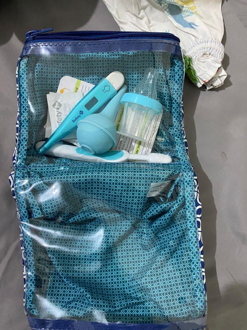 Safety 1st grooming set (Category: Baby Toiletries & Grooming) located in Makati City. Submitted by wdpdln (Listing ID 1139010473, Image 1). Description: This set is unused but open. I took out the Brush and comb because those were the only ones we used. For the nail clipper, I replaced this with the safety first with magnifier which is new also (taken from another set). Pick up/delivery from Makati.