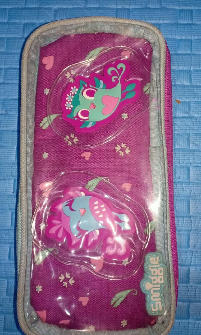 Smiggle pencil case (Category: Stationery & School Supplies) located in Los Banos. Submitted by tritrollse.04 (Listing ID 1116351969, Image 1). Description: Smiggle Preloved pencil case With visible dirt, needs cleaning Size: 6.5" x 3" No hloes, rips or cut Both zippers are working.