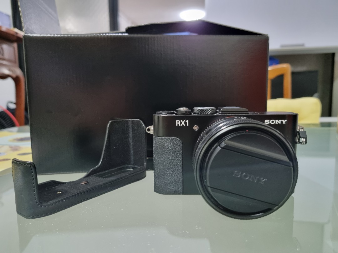 Sony RX1 Full Frame Compact Cam, Photography, Cameras on Carousell