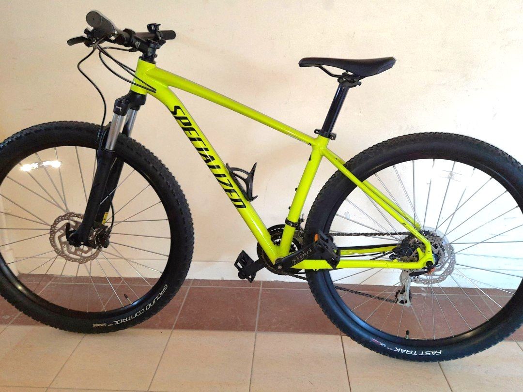 SPECIALIZED 29er Mountain Bike, Sports Equipment, Bicycles \u0026 Parts, Bicycles  on Carousell