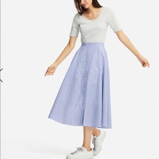 Button skirt sales uniqlo