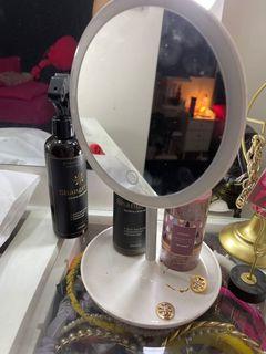 Vanity mirror with lights
