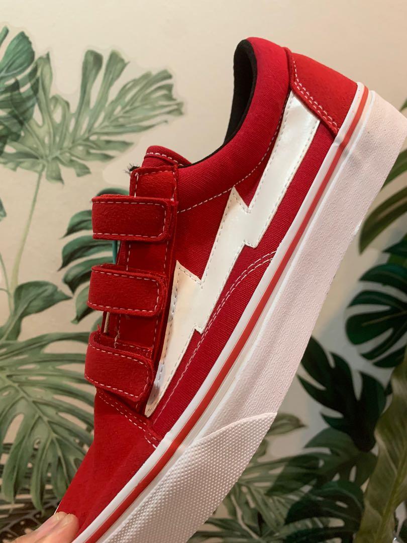 Red skater vans outlet