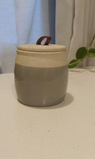 2 tone storage Stoneware jar w/leather handle 8.5cm