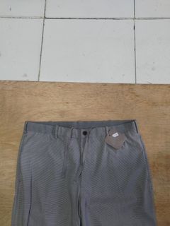Uniqlo Jeans Size 35, LP 90cm, P 107cm 