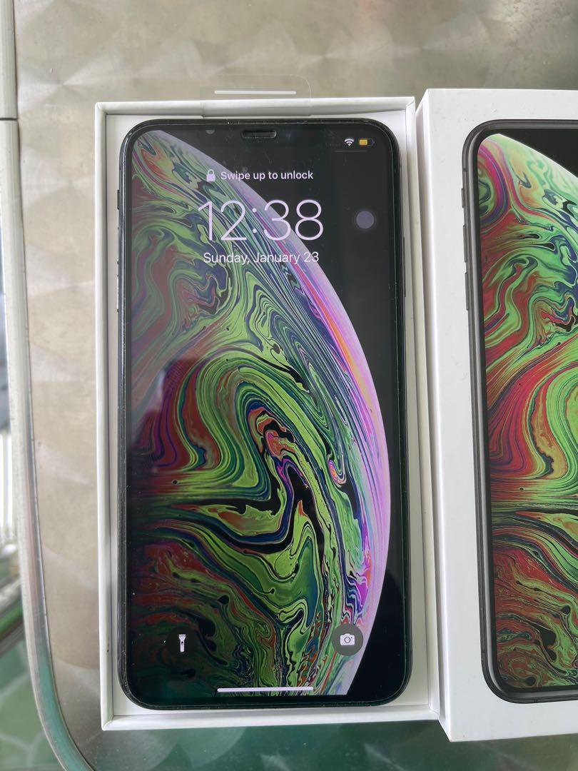 Apple iPhone XS Max 64gb Globelocked Space Gray (Category: iPhone X Series) located in Imus. Submitted by dandelro (Listing ID 1139232952, Image 2). Description: •Inclusions: Box, Manuals, Sim Ejector, Lightning Cable, Adapter •Globe locked •No issues besides the paint chips sa gilid (see photos). Matatakpan ng case •Battery health is at 86% •Location: Imus, Cavite •Price is fixed. Auto pass sa buy and sell •Icloud has been logged out •First owne
