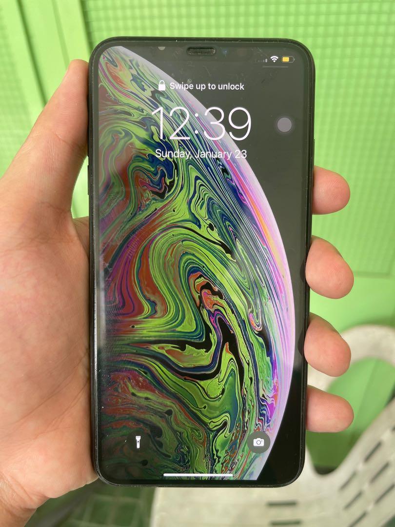 Apple iPhone XS Max 64gb Globelocked Space Gray (Category: iPhone X Series) located in Imus. Submitted by dandelro (Listing ID 1139232952, Image 3). Description: •Inclusions: Box, Manuals, Sim Ejector, Lightning Cable, Adapter •Globe locked •No issues besides the paint chips sa gilid (see photos). Matatakpan ng case •Battery health is at 86% •Location: Imus, Cavite •Price is fixed. Auto pass sa buy and sell •Icloud has been logged out •First owne