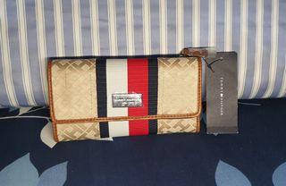 Auth Tommy Hilfiger long wallet