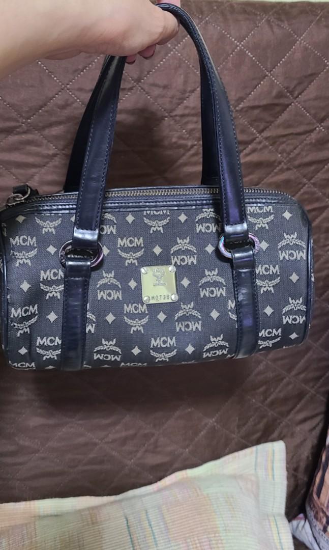 Authentic MCM papillon bag (Category: Luxury Bags & Wallets) located in Pasig City. Submitted by js.authenticlux (Listing ID 1139384680, Image 1). Description: authentic mcm papillon bag no inclusions 9inches length 4 1/2 inches diameter call txt 09178029682.