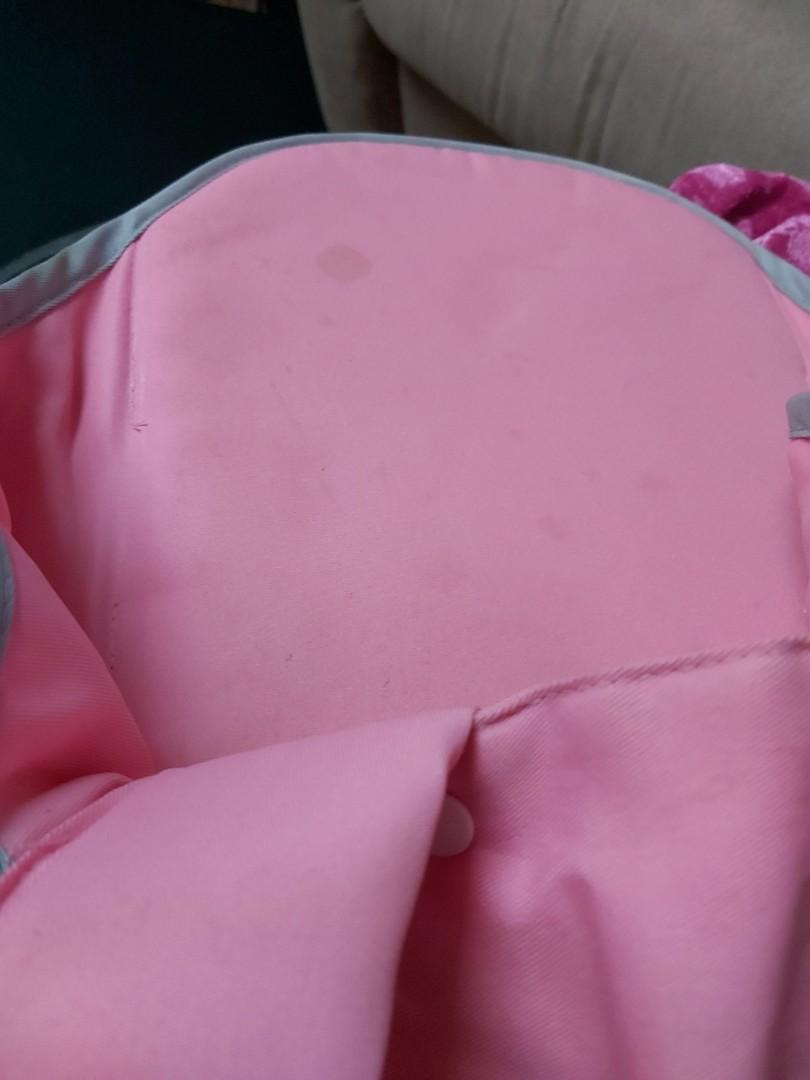 Bebeta baby carrier (Category: Carriers & Slings) located in Quezon City. Submitted by Mhia17 (Listing ID 1139252155, Image 2). Description: may stain na yellow, hindi ko pa na try labhan..