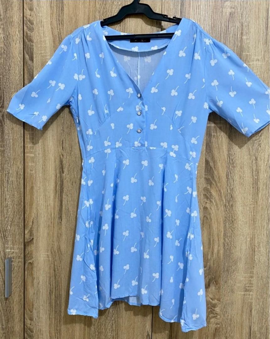 Blue Vneck dress (Category: Dresses) located in Marikina City. Submitted by declutterkpcloset (Listing ID 1139385823, Image 1). Description: size: small well used..