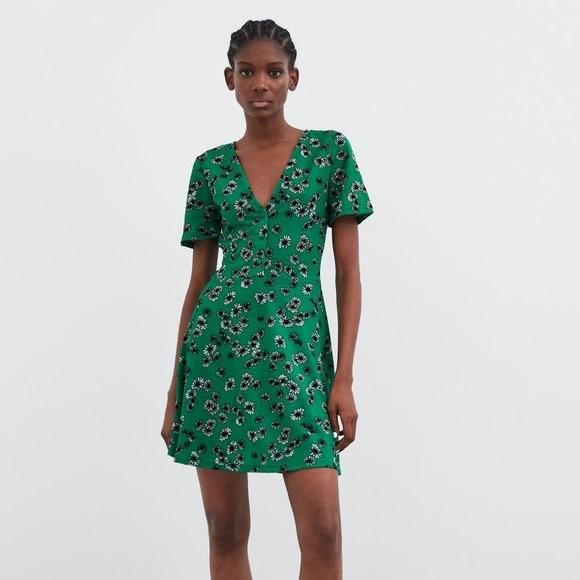 BNWT ZARA GREEN DAISY PRINT DRESS Women s Fashion Dresses Sets