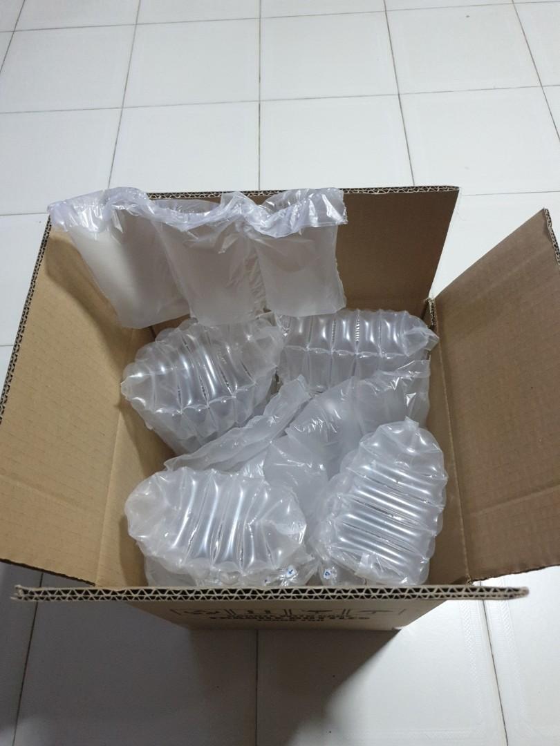 Bubble wrap for wine bottle, Hobbies & Toys, Stationery & Craft, Craft