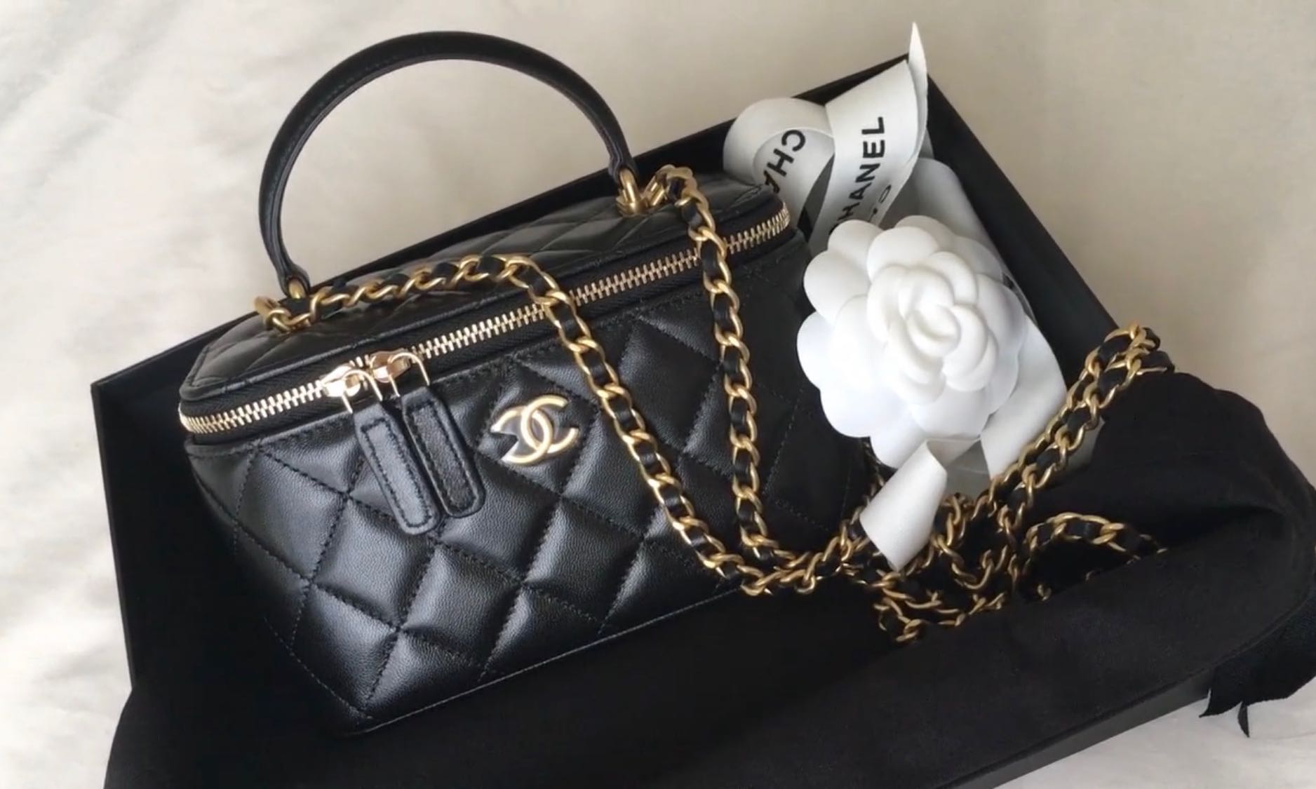 Chanel Vanity with Chain, Luxury, Bags & Wallets on Carousell