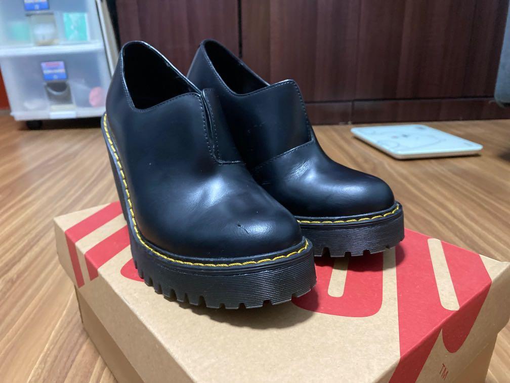 Doctor sales martens heels