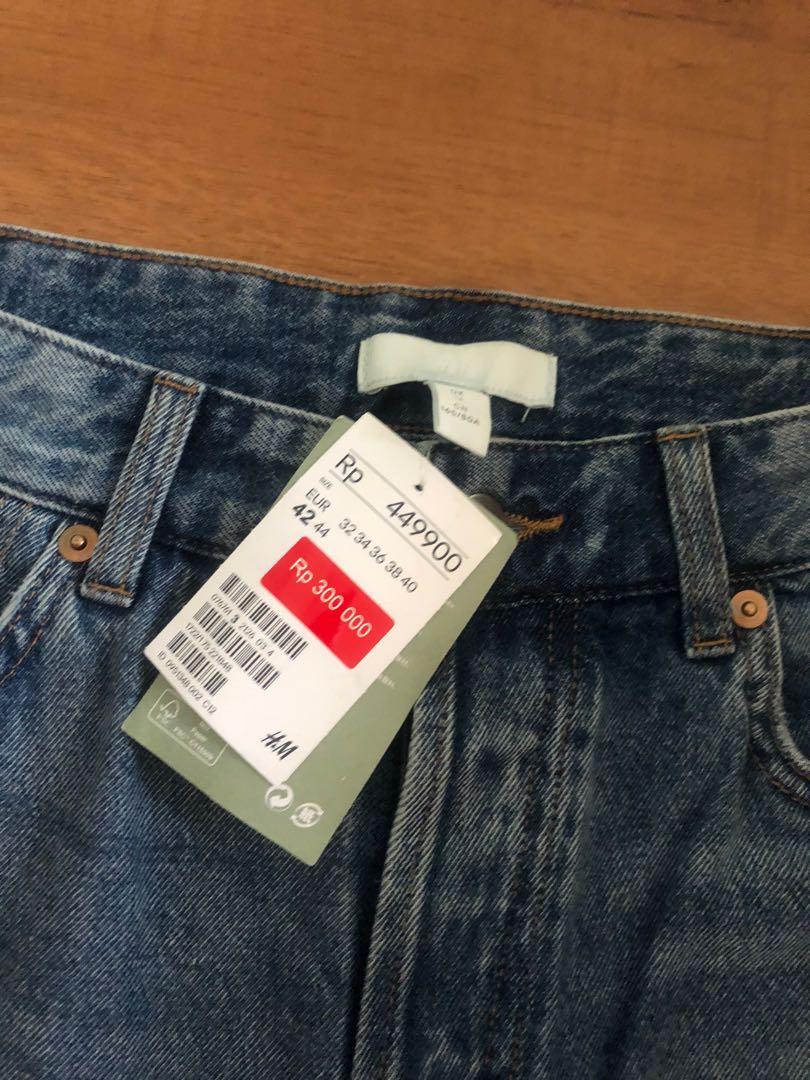 H M jeans size 42 Fesyen Wanita Pakaian Wanita Bawahan di Carousell
