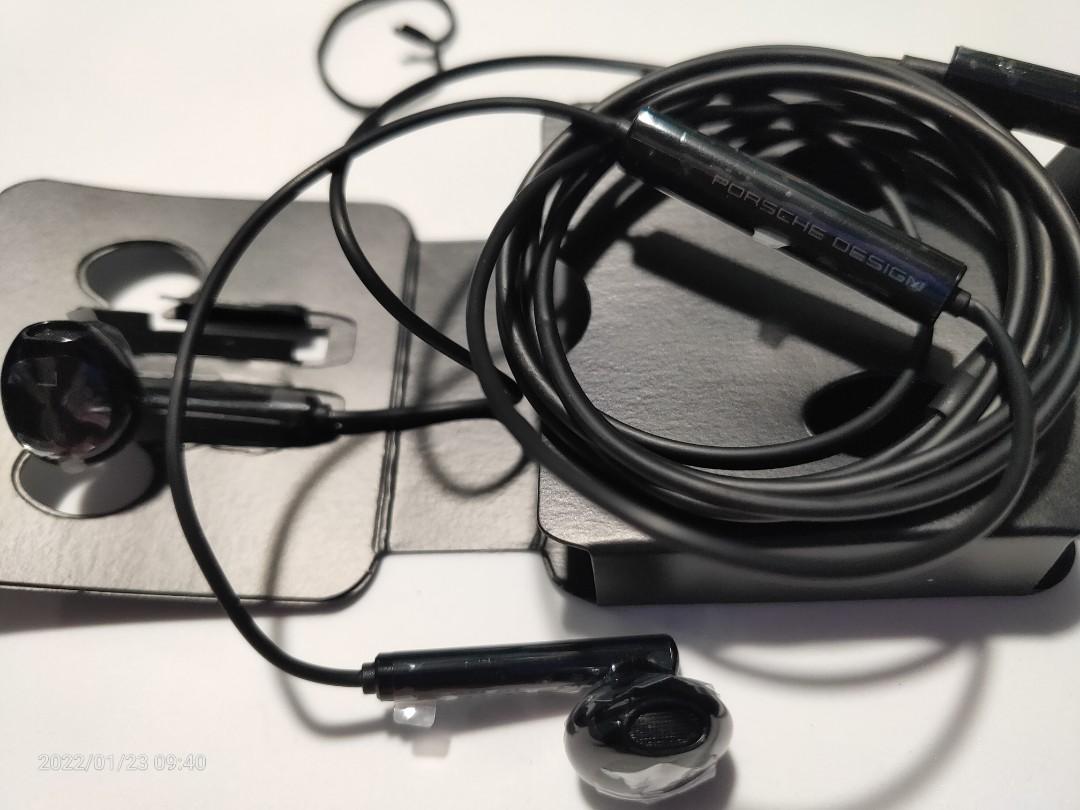 Huawei Original Mate 40 RS Porsche Design Type c Headset (Category: Earphones) located in Mandaluyong City. Submitted by kim091522 (Listing ID 1139193408, Image 2). Description: ORIGINAL MATE 40 RS DESIGN PORSCHE DESIGN HEADSET PORT TYPE: - Type c port FEATURES: -Dynamic Sounds - Great bass - comfortable wear/ fit on ears - with Mic so you can use it for calls -Volume Rocker Up and Down Actual photo posted meet up mandaluyong/ makati cod via lala