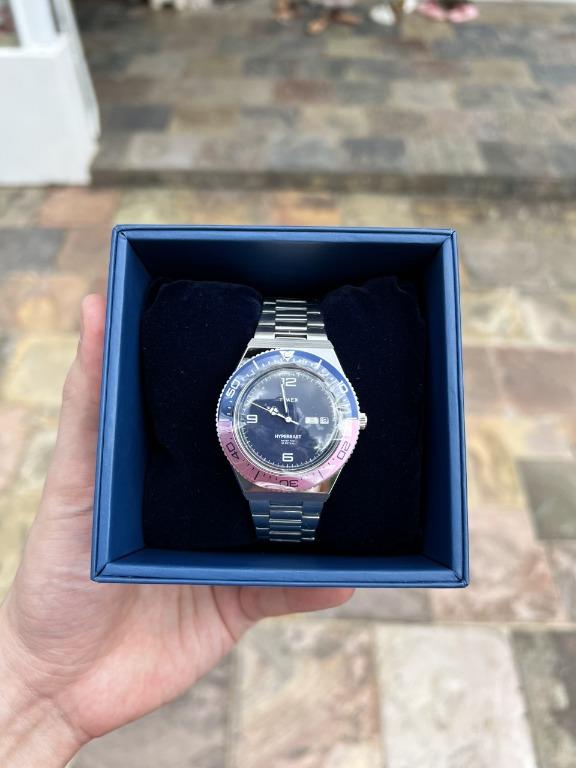 HYPEBEAST x Timex M79 Fuchsia (Limited Edition), Luxury, Watches on  Carousell