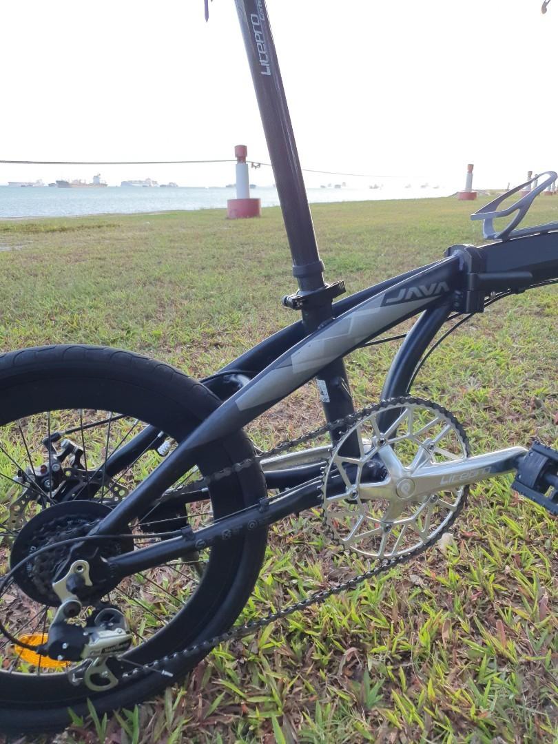 Java zelo foldable bicycle (Category: Bicycles) located in Singapore. Submitted by essentialstation (Listing ID 1139201636, Image 5). Description: java brand is design in italy 🇮🇹 java zelo upgraded Beautiful black frame with shiny sliver 1.Litepro carbon handle bar 2.Litepro carbon seat pole 3.Litepro Hollowtech 56 teeth crankset Smoother ride and reduce weight _________________________________________________________ Tyre and brake condition 