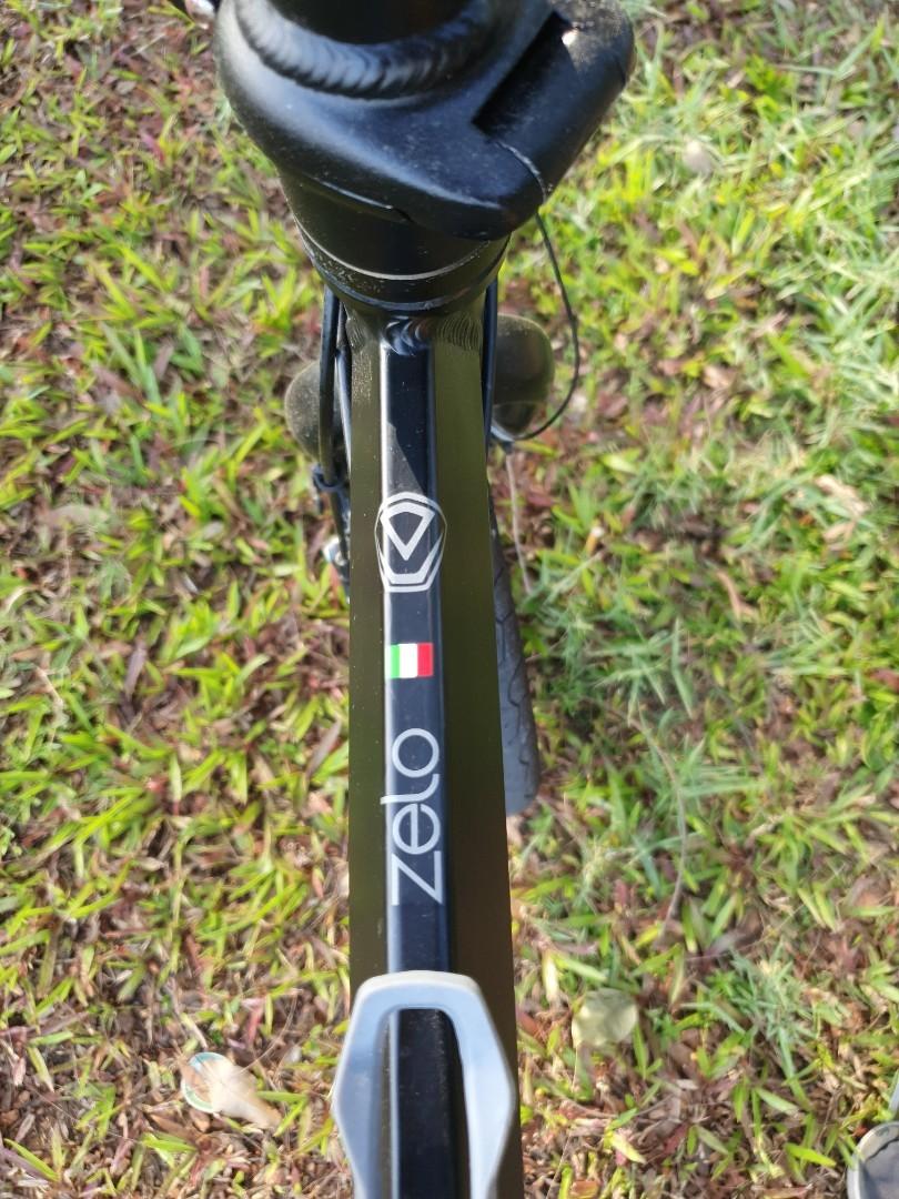 Java zelo foldable bicycle (Category: Bicycles) located in Singapore. Submitted by essentialstation (Listing ID 1139201636, Image 3). Description: java brand is design in italy 🇮🇹 java zelo upgraded Beautiful black frame with shiny sliver 1.Litepro carbon handle bar 2.Litepro carbon seat pole 3.Litepro Hollowtech 56 teeth crankset Smoother ride and reduce weight _________________________________________________________ Tyre and brake condition 