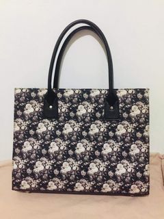 (Category: ) located in . Submitted by shopone1 (Listing ID 1139355380, Image 1). Description: .