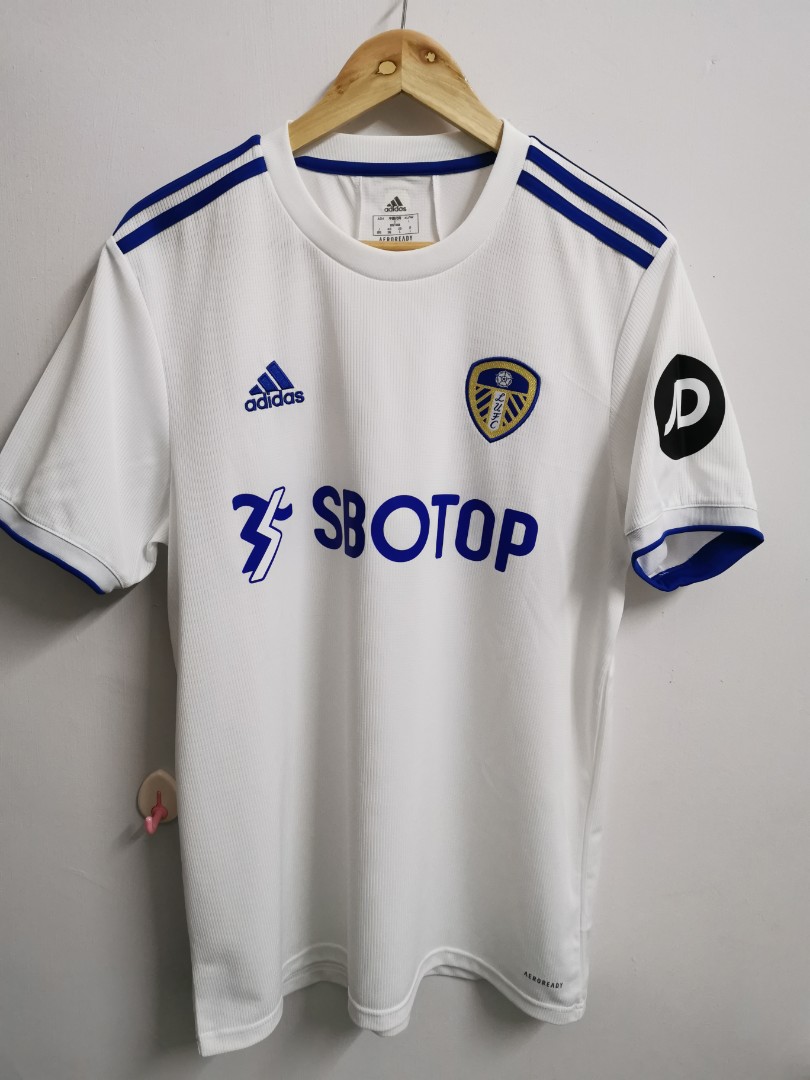Leeds United Home Jersey, Men's Fashion, Activewear on Carousell