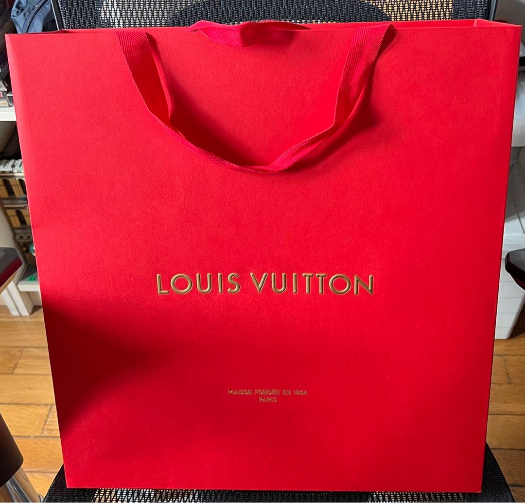 Gifting : Louis Vuitton LV Vip gift, Luxury, Accessories on Carousell