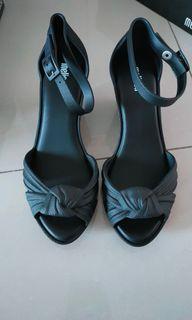 Melissa Shoe US8 BNIB Black