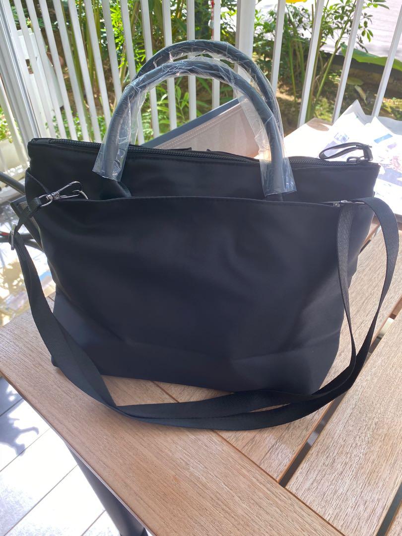 Multi Function Bag (Category: Tote Bags) located in Singapore. Submitted by leotina (Listing ID 1139210677, Image 2). Description: Brand new! Bought from lazada. 13.5 Inch.