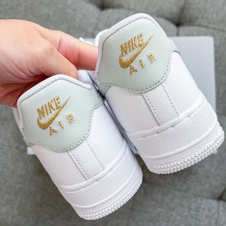 Nike outlet grey gold