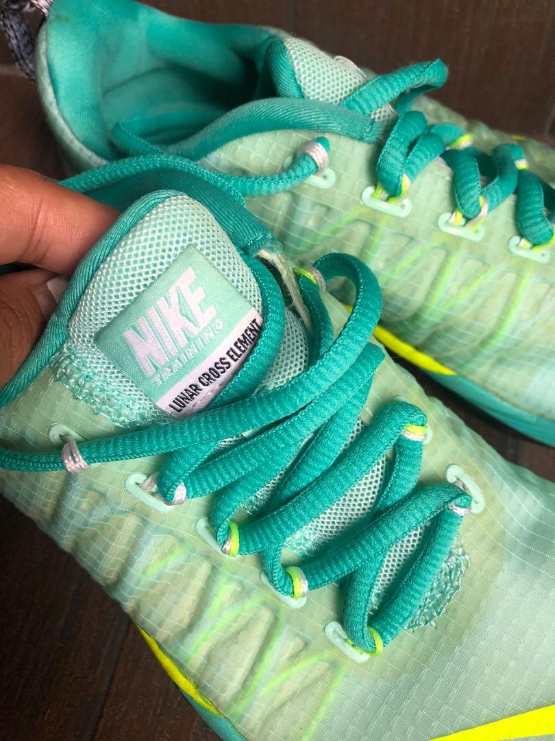 Nike training lunar cross element top