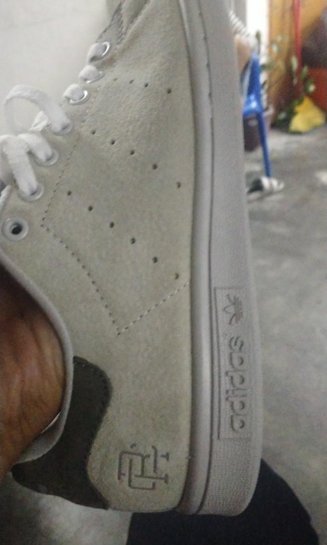 Stan smith hotsell reigning champ price