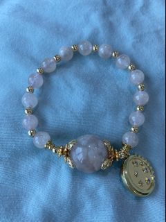 (Category: ) located in . Submitted by thistletrinkets (Listing ID 1139297651, Image 1). Description: .