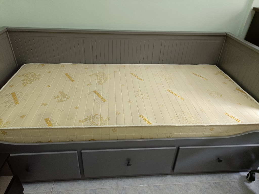 Seahorse 2nd hand mattress, Furniture & Home Living, Furniture, Bed