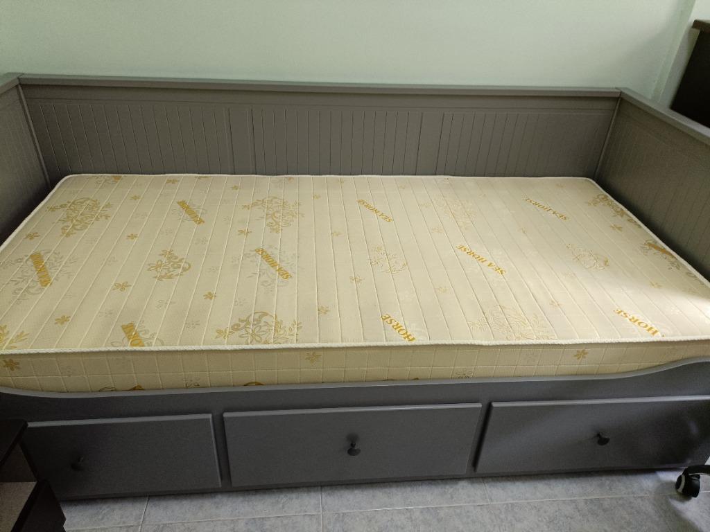 Seahorse 2nd hand mattress, Furniture & Home Living, Furniture, Bed