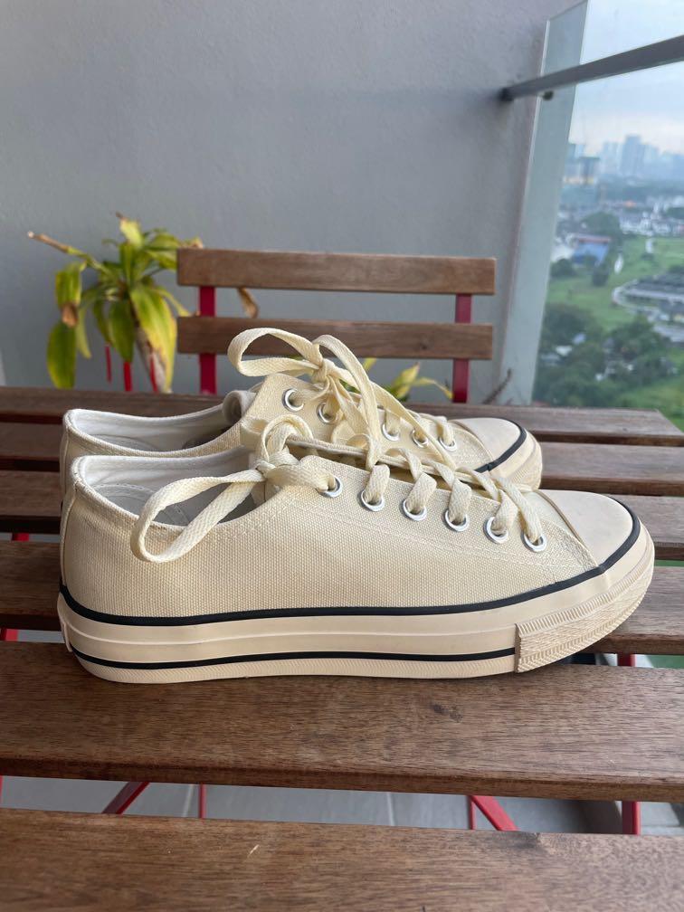 Shoopen white shoes