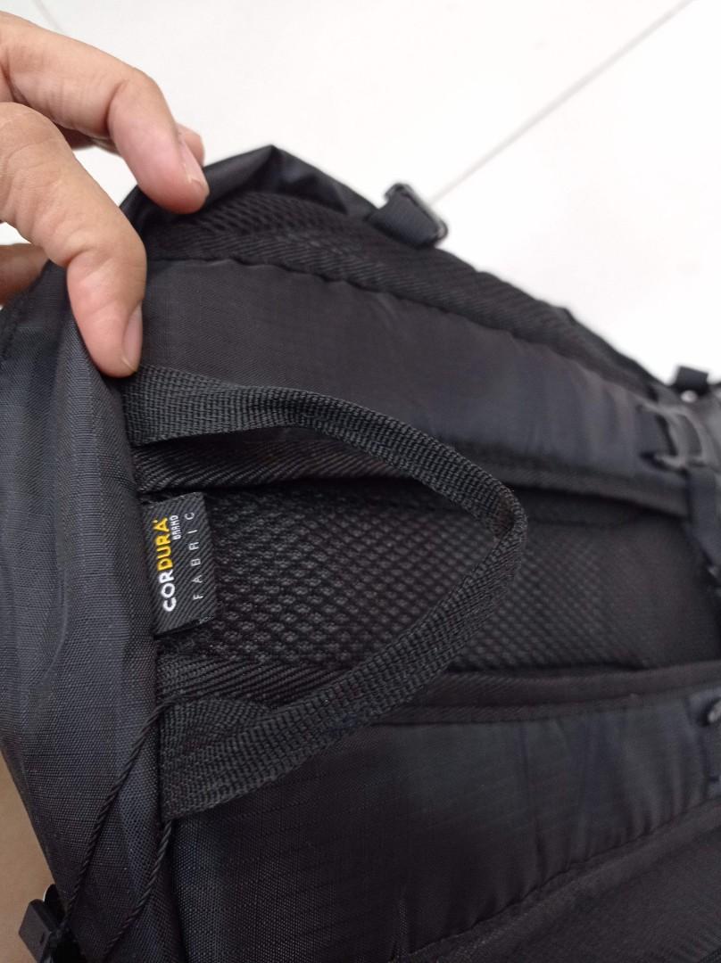 Supreme SS17 BACK PACK (Category: Backpacks) located in Caloocan City. Submitted by mms_bestshop (Listing ID 1139411446, Image 3). Description: 100% premium 24 liters with laptop compartment up to 15 inch color: black only limited stock only cash on delivery and cash on pick up are available nationwide.