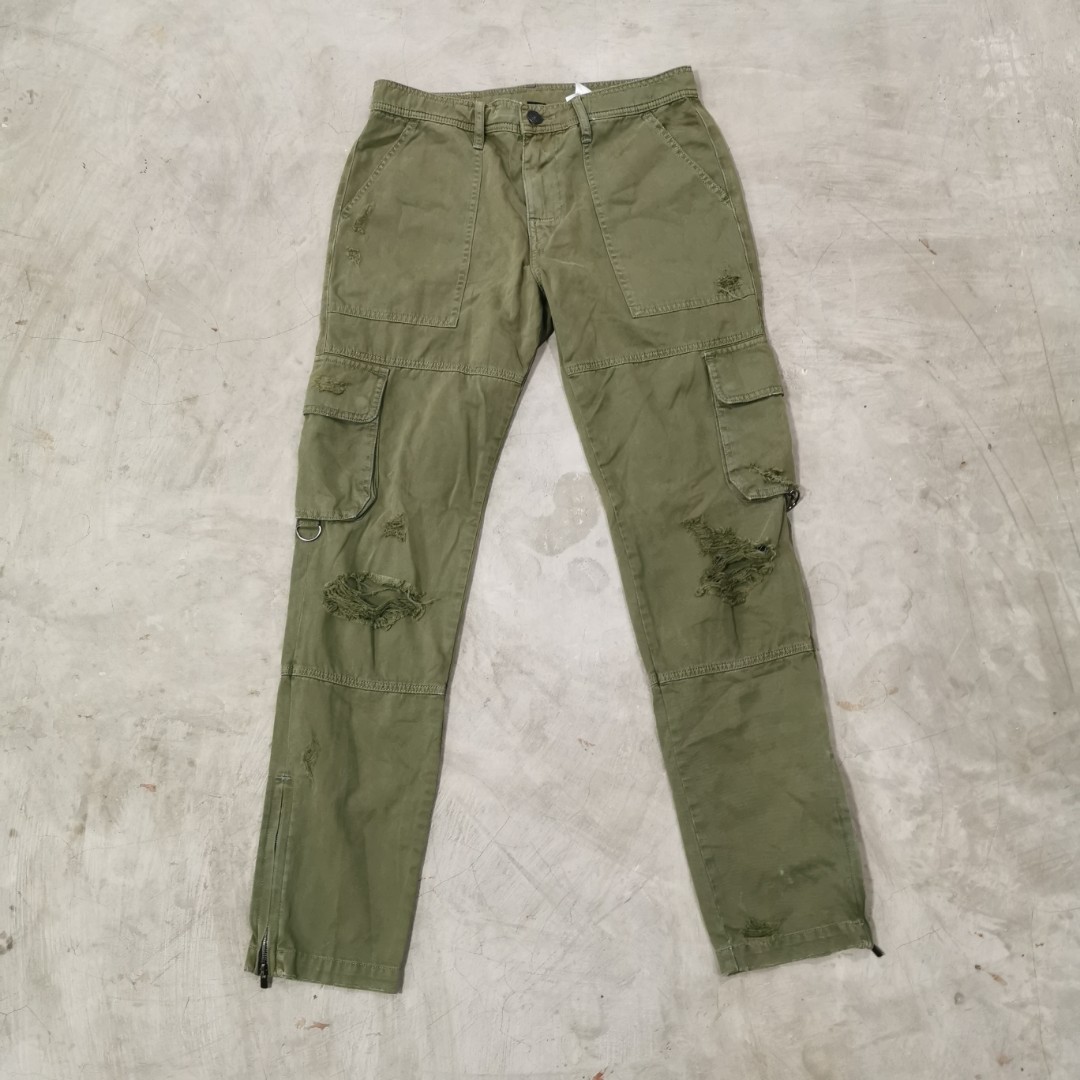 True Religion cargo pants, Men's Fashion, Bottoms, Jeans on Carousell