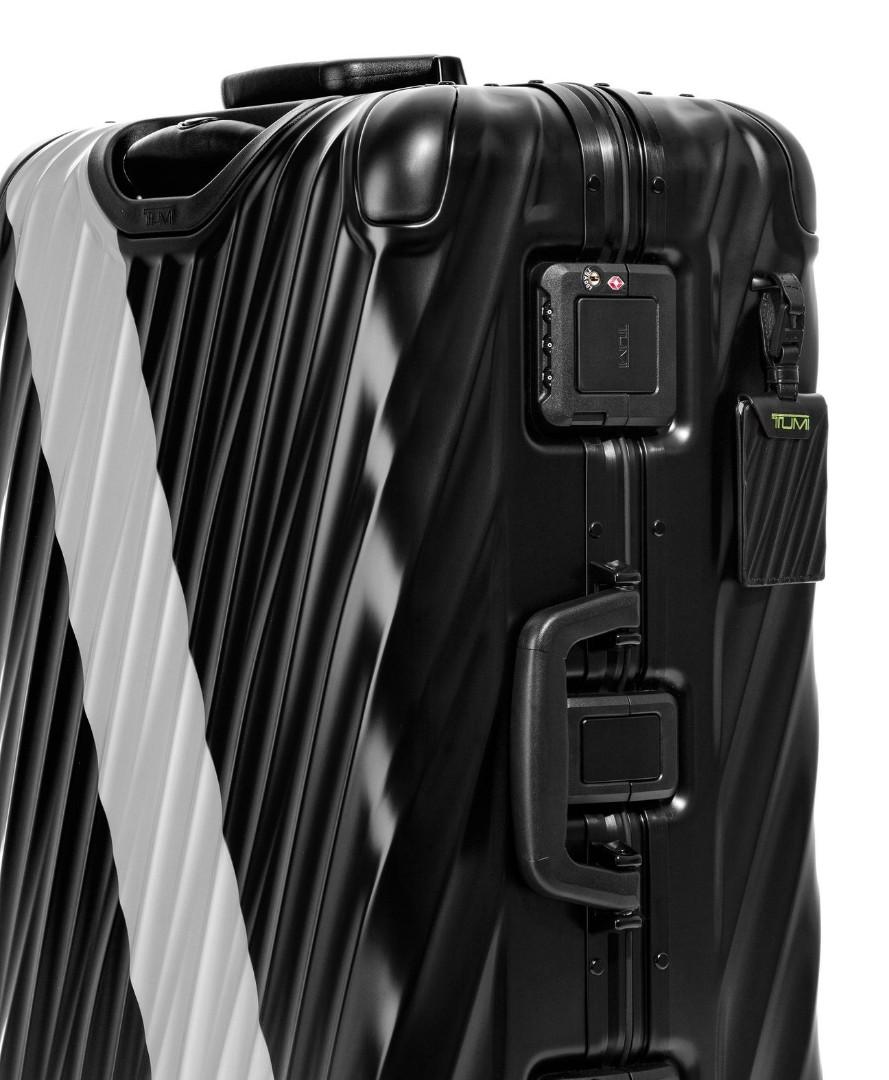 Tumi Luggage Limited Edition 19 Degree Aluminum, Hobbies & Toys