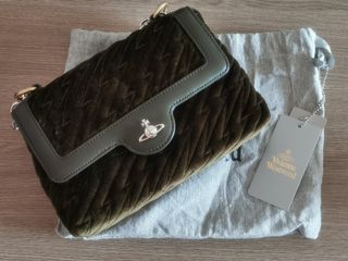 （分類：）位於 。 由 trexxed 提交（商品編號 1139239404，圖片 1）。簡介： 。