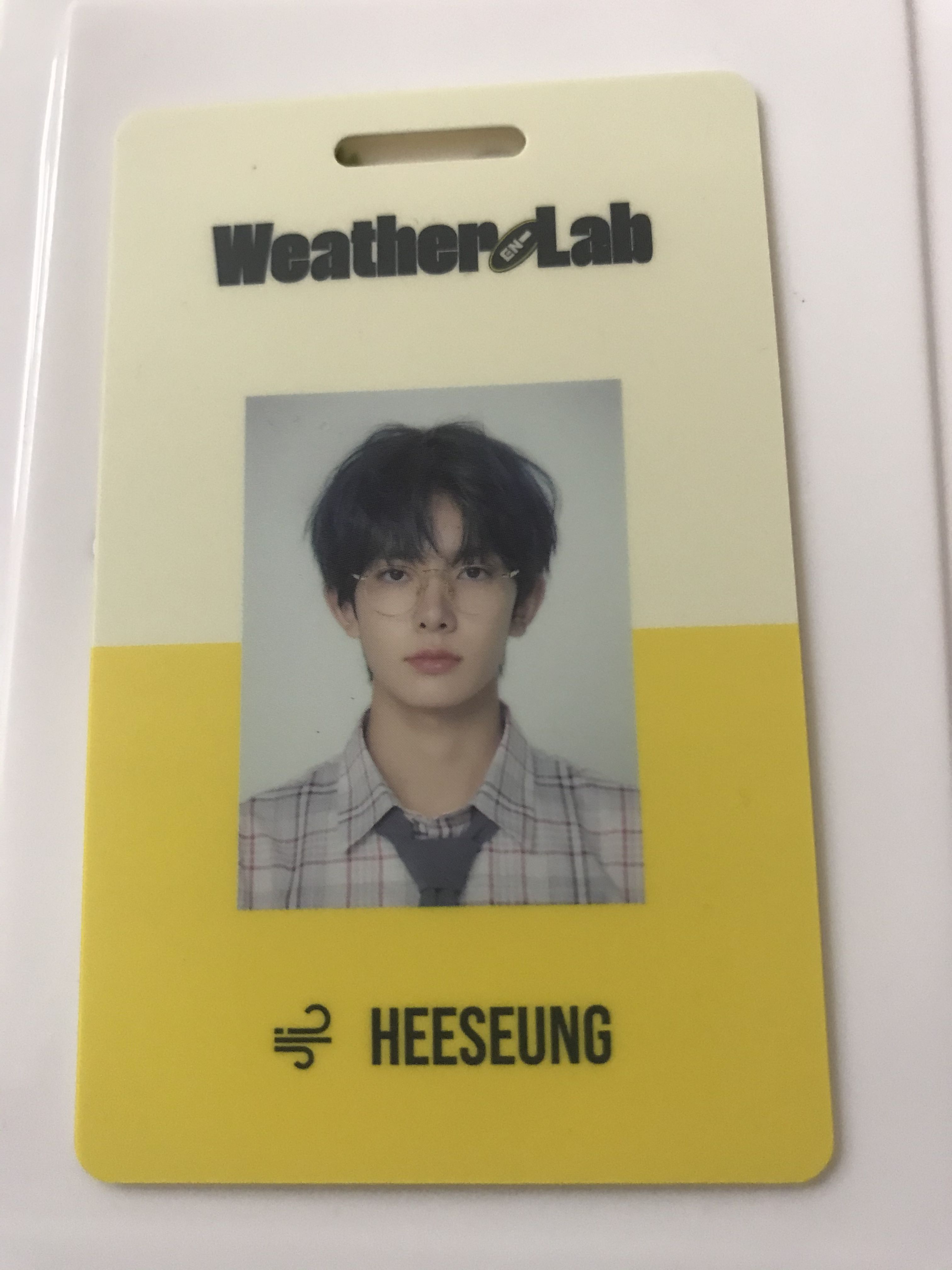 WTS ID CARD Heeseung 2022 ENHYPEN , Hobbies & Toys, Collectibles