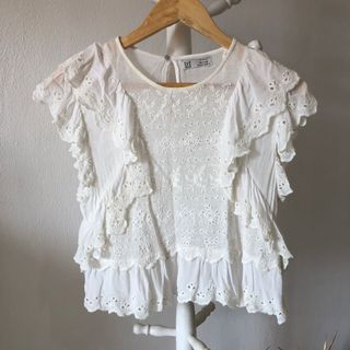 (Category: ) located in . Submitted by poshmarkpreloved (Listing ID 1139267339, Image 1). Description: .