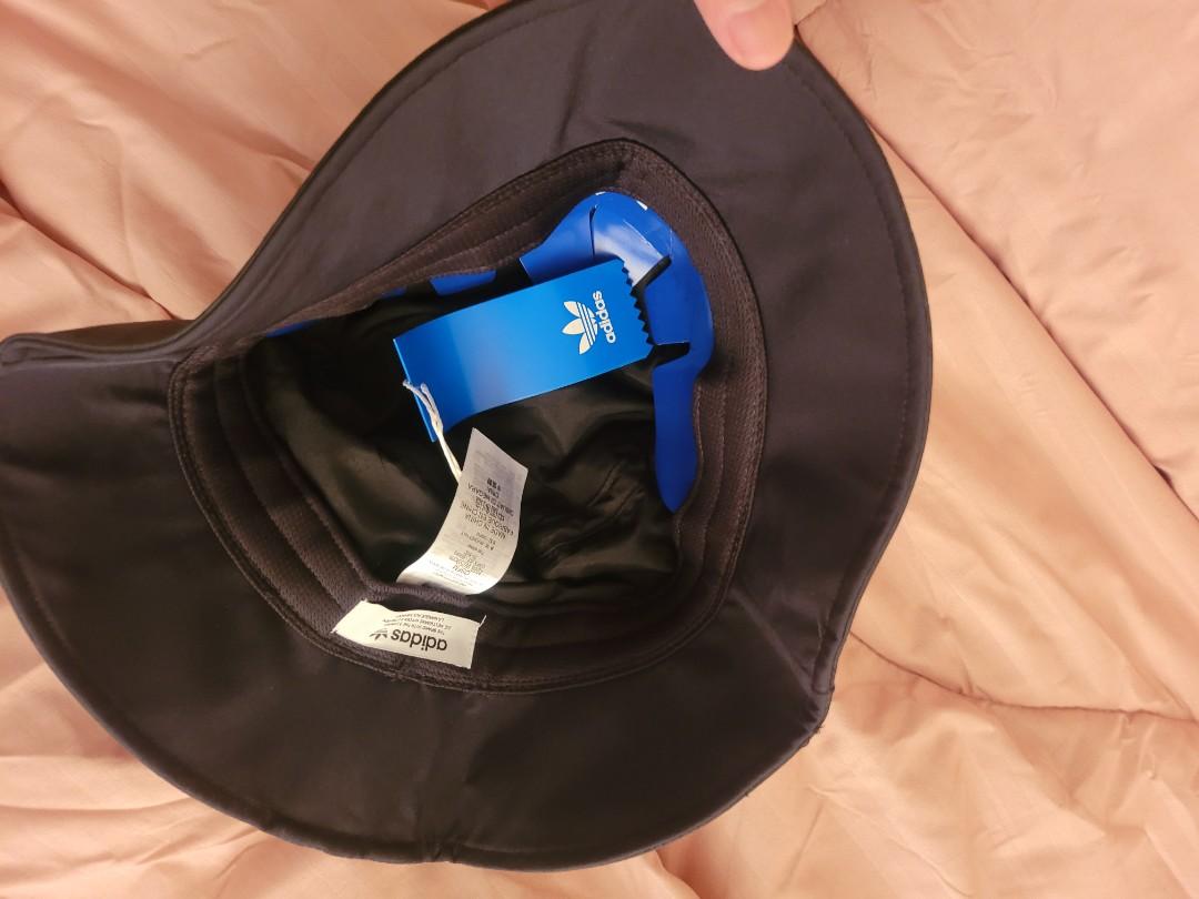 Adidas bucket shop hat gold