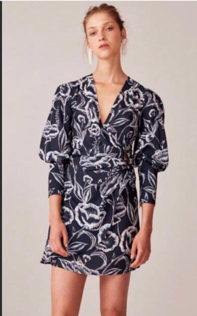 BNWT C/meo Cameo Collective Discretion Long Sleeve Dress, Women's Fashion,  Dresses & Sets, Dresses on Carousell