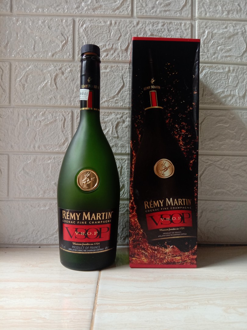Botol bekas miras REMY MARTIN VSOP 700ml, Antik, Pajangan di ...