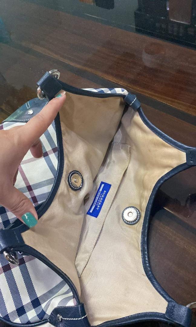 Burberry (Category: Luxury Bags & Wallets) located in Santiago. Submitted by wintereira (Listing ID 1139446892, Image 3). Description: needs cleaning sa loob.