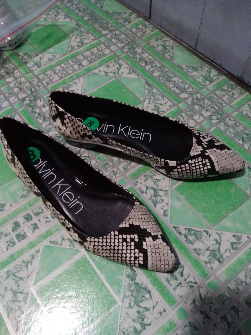 Calvin Klein Snakeskin Flats, Women's Fashion, Footwear, Flats & Sandals on  Carousell