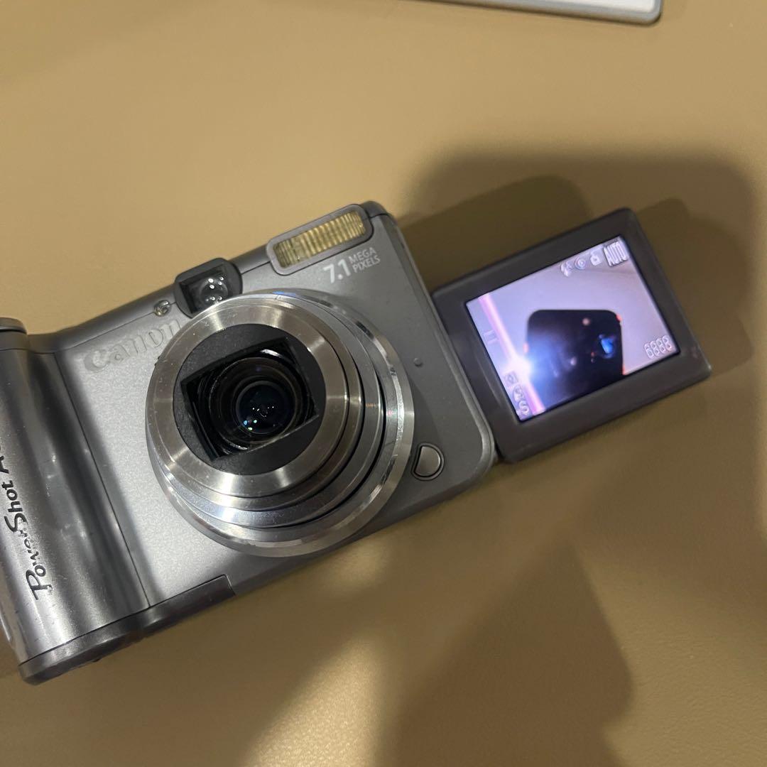 CANON DIGICAM WITH FLIP SCREEN, Photography, Cameras on Carousell