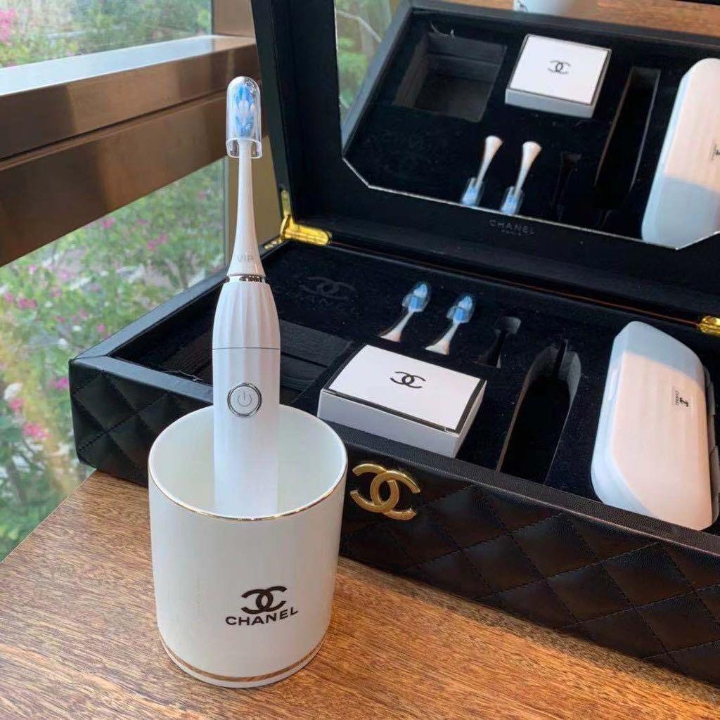 Classic VIP limited gifts exquisite luxury electric toothbrush set gift  box, Beauty & Personal Care, Oral Care on Carousell