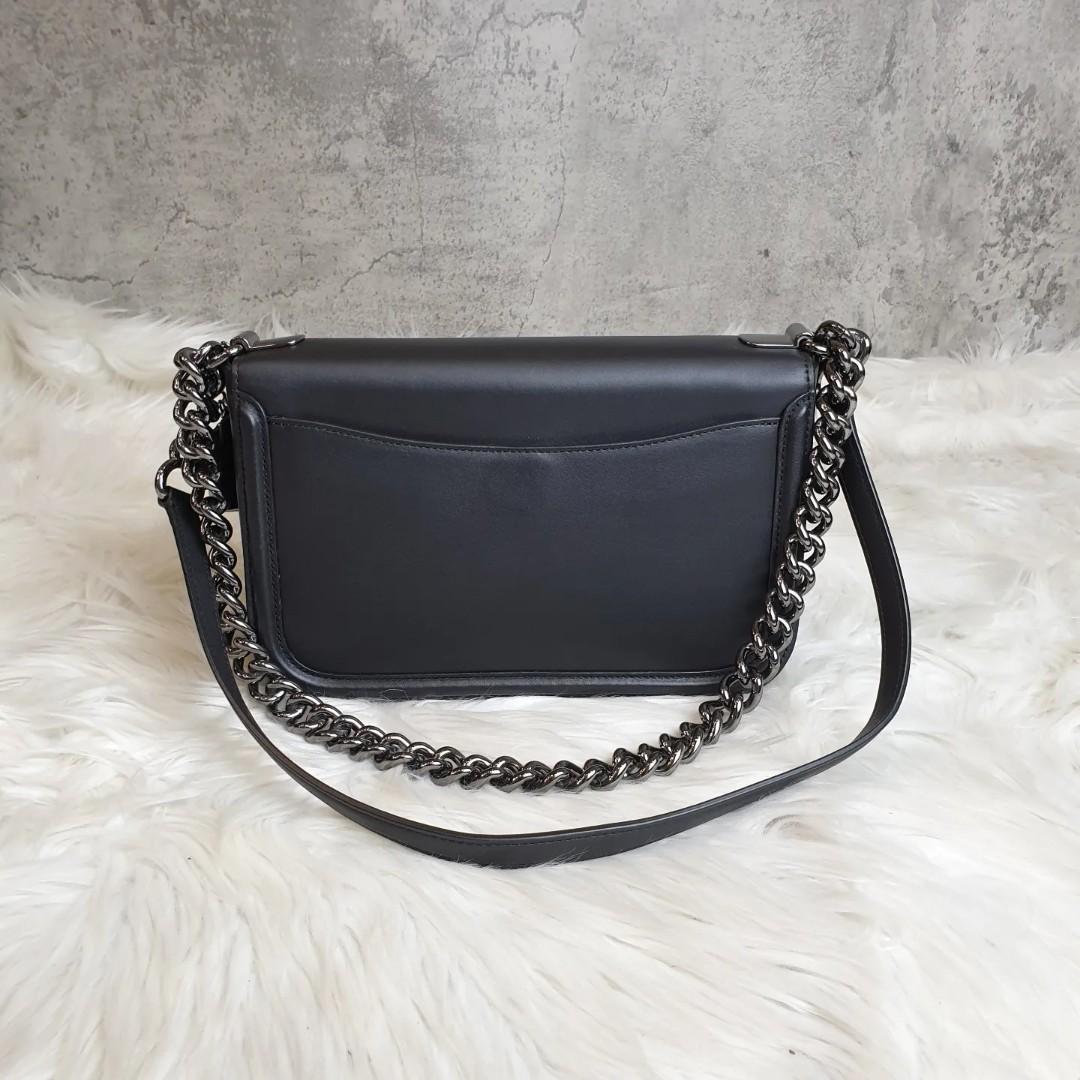 Coach Swagger Shoulder bag black, Barang Mewah, Tas & Dompet di Carousell